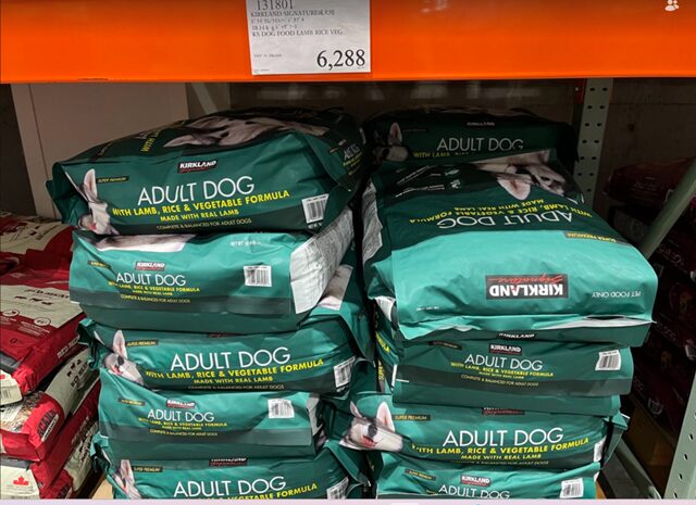 コストコドッグフード売場 カークランドシグネチャー 成犬用131801売場写真