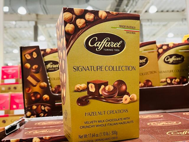 コストコ倉庫店バレンタイン展示CAFFAREL シグネチャー コレクション ヘーゼルナッツ 53892