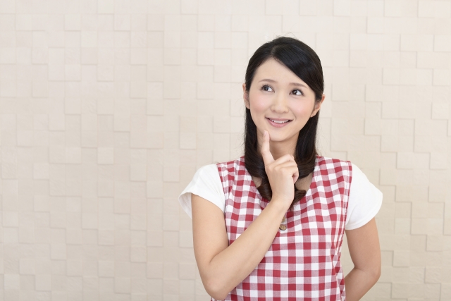 悩む主婦