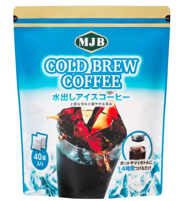 水出しアイスコーヒーバッグ（ITEM#30967）。水色のビニールパッケージに、グラスに注がれたアイスコーヒーが描かれたデザイン。冷蔵庫で手軽に作れる、水出しタイプのコーヒーバッグ40袋入り。