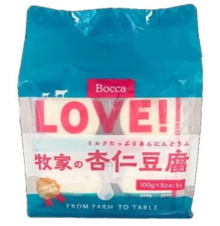 牧家 杏仁豆腐69362　と書かれたブルーと白のパッケージ