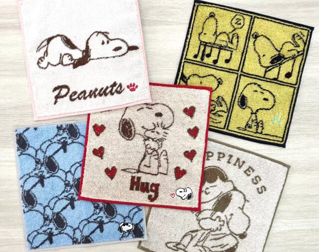 PEANUTS スヌーピー ハンカチタオル 5枚セット（25×25cm）。人気キャラクター“スヌーピー”のデザイン入り、毎日使えるやわらかミニタオル【商品番号49577】コストコ限定パック