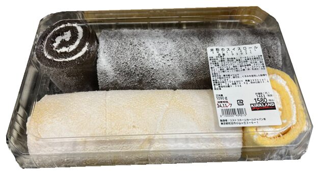 コストコの米粉スイスロール ホワイト＆チョコ。なめらかなクリームを、しっとり食感の米粉入りスポンジで巻いたロールケーキ【商品番号93002】