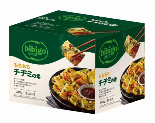 CJ bibigo 韓飯チヂミの素』302g×5袋入り。おうちで簡単に外はカリッ、中はもっちりの本格韓国チヂミが作れます。手軽に楽しめる韓国の味、ITEM#69006