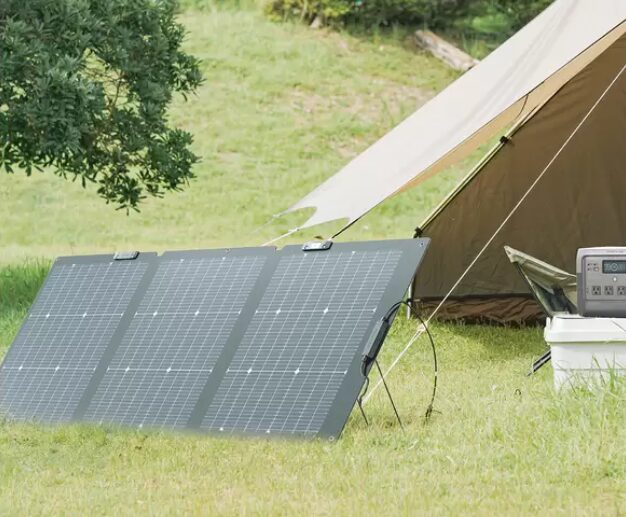 コストコで販売されているEcoFlowの両面ソーラーパネル。発電変換効率25%で、効率的に太陽光を電力に変換。アウトドアや非常時の電源確保に便利な160Wモデル。ITEM#63378