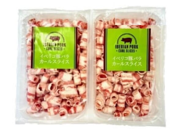 コストコのスペイン産 イベリコ豚バラ カールスライス1kg(SPANISH IBERIAN PORK)。ジューシーで風味豊かなイベリコ豚のバラ肉をスライス。高品質な豚肉で、さまざまな料理に最適