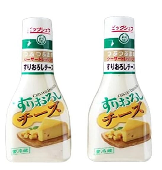 コストコ ビッグシェフ すりおろしチーズ シーザードレッシング 320ml×2本（商品#545495）。濃厚なチーズ感とクリーミーな味わいで、サラダはもちろんパスタやグリル料理にも使える便利なドレッシングです。