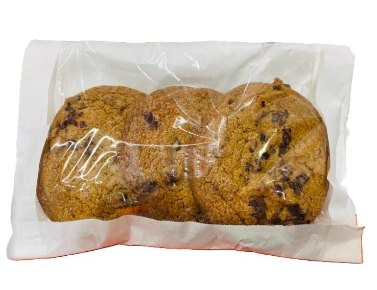 コストコのダブル チョコ チャンク クッキー（DBL CHOCO CHUNK COOKIE）。大人気のダブルチョコチャンククッキーが期間限定で登場。しっとりとした食感で、チョコレートの豊かな味わいが楽しめるボリューム満点なクッキー