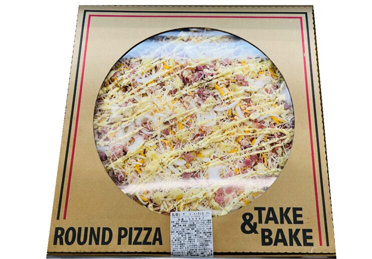 コストコの丸型ヒサシャーシャーマンホ'テト（ROUND PIZZA GERMAN POTATO）。アメリカ直輸入の40cmピザ。ベーコン、玉ねぎ、ポテト、5種類のチーズをトッピングし、チーズマヨソースが食欲をそそる美味しい一品