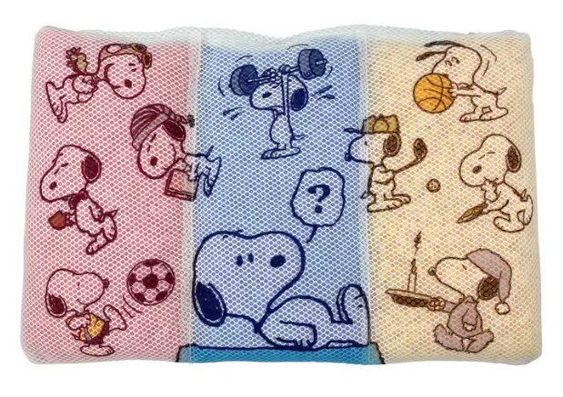 コストコの西川 スヌーピー枕 32cm×50cm ITEM#68848。洗える仕様で清潔に使える、かわいいキャラクターデザインのピロー