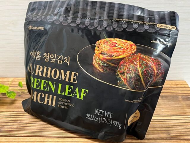 コストコ グリーンリーフ（青葉）キムチ 800g ITEM#73549。青葉の爽やかな風味とほどよい辛味が楽しめるさっぱり味のキムチ