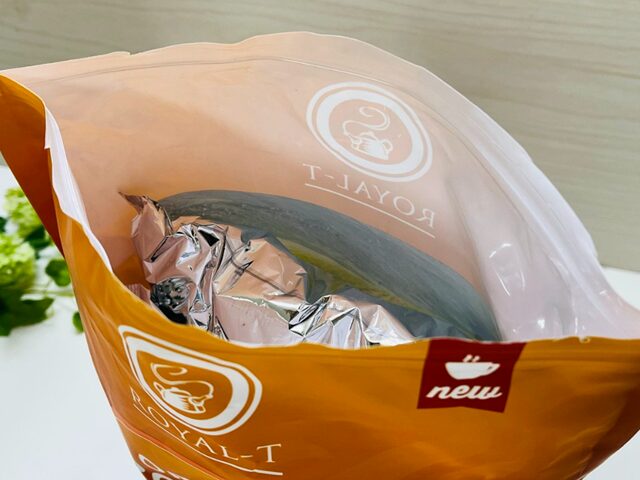 コストコ ルイボスティー ITEM#28977。ハサミで開封したあとも密封できる“プチッと閉まる”ジッパー付きパッケージ