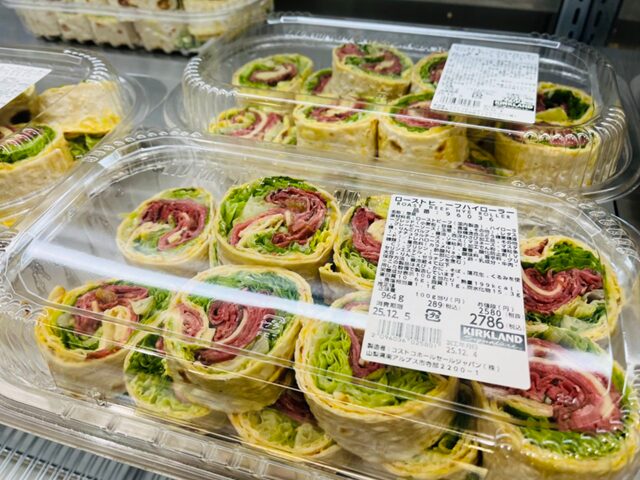 コストコ店内に並ぶ ローストビーフハイローラー96036