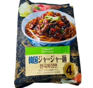 コストコで購入したPulmuone韓国ジャージャー麺のパッケージ表面。商品内容や特徴がわかる外観写真。