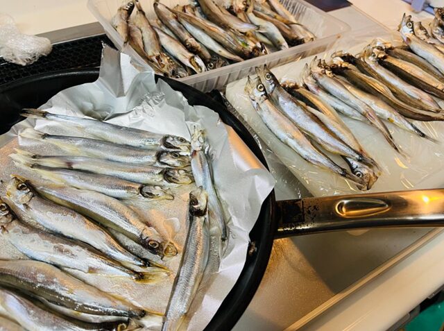 コストコ 子持ちからふとししゃもをフライパンで焼く